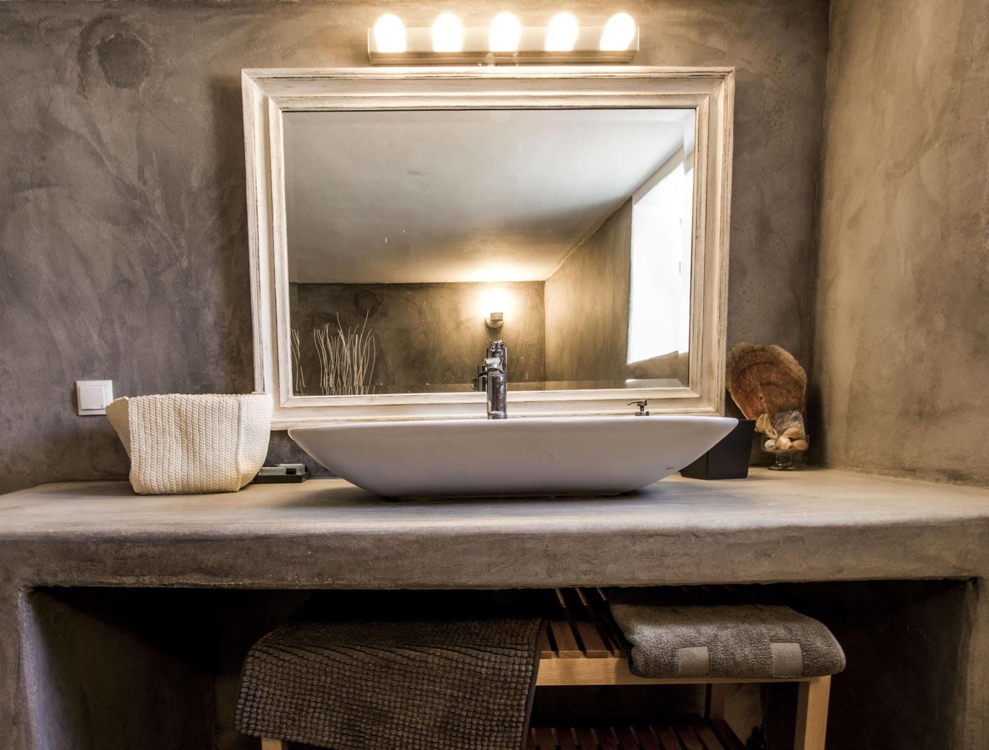 Lavish Suites Agios Ioannis Diakoftis Exterior foto